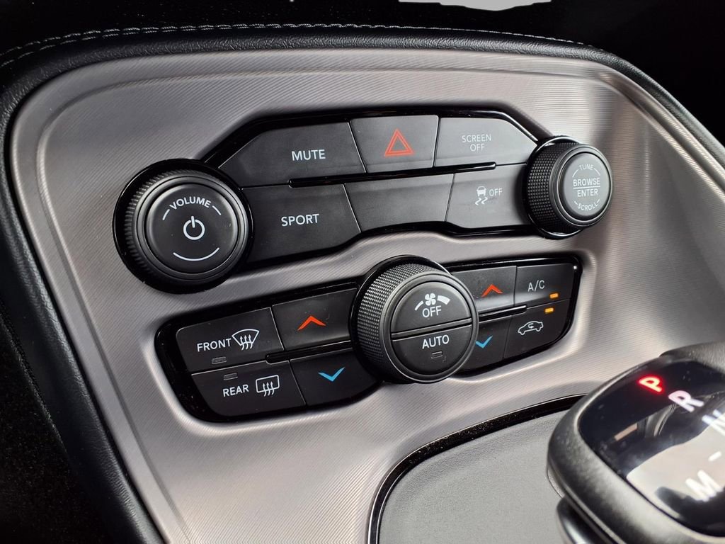 Used 2023 Dodge Challenger SXT w/ Blacktop Package image 9