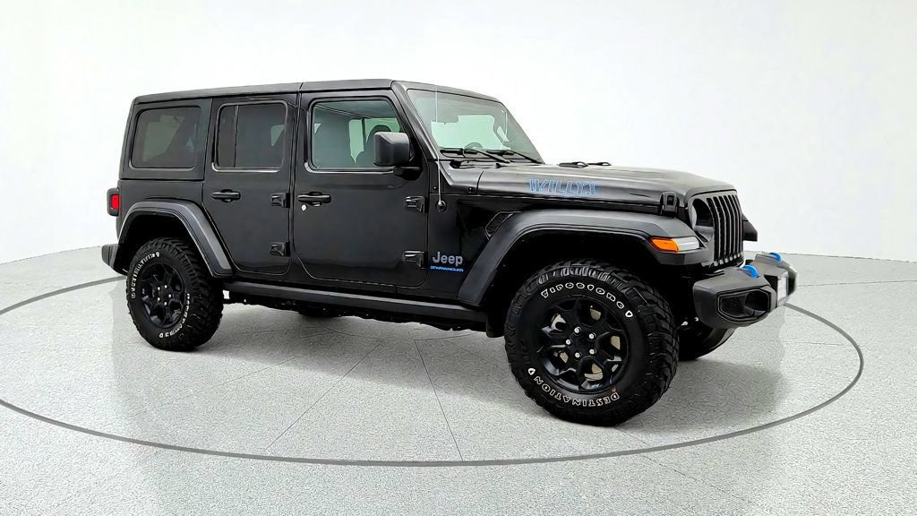 Used 2023 Jeep Wrangler Unlimited w/ Cold Weather Group AWD/4WD image 3