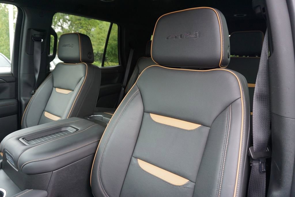 Used 2024 GMC Yukon AT4 w/ Technology Package image 11