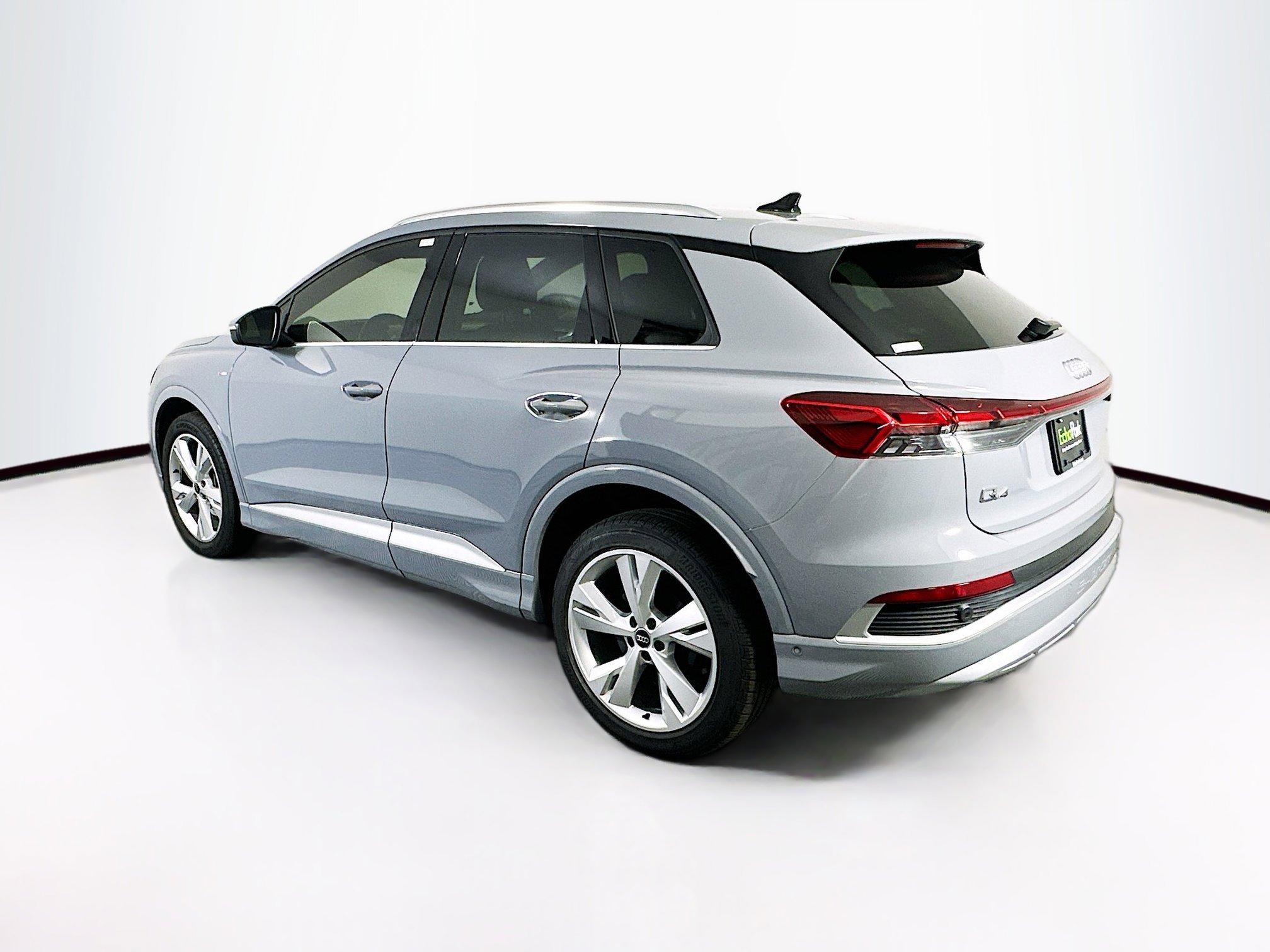 Used 2023 Audi Q4 e-tron Prestige w/ 20" Wheel Package AWD/4WD image 5