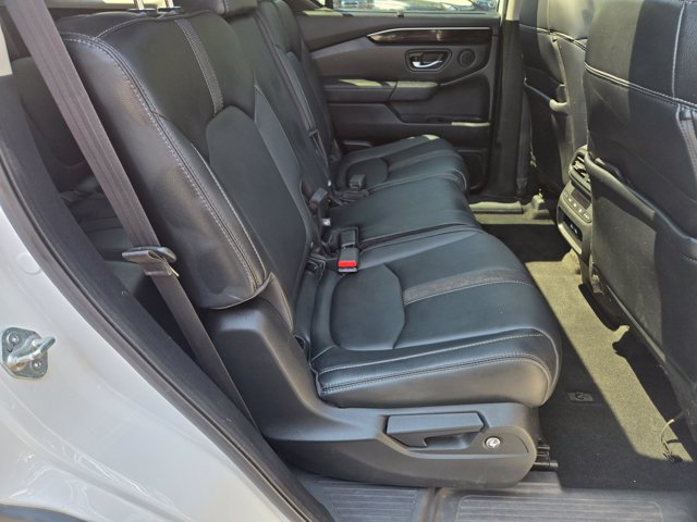 Used 2023 Honda Pilot Touring image 13