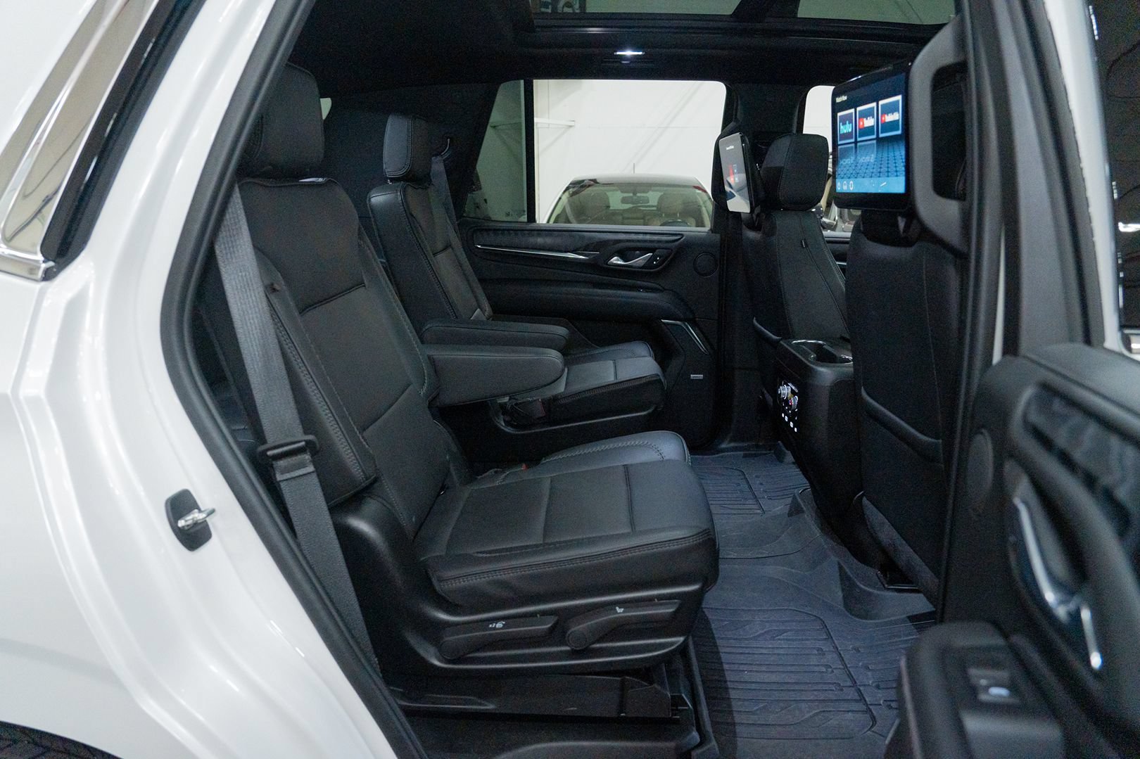 Used 2024 GMC Yukon Denali AWD/4WD image 40