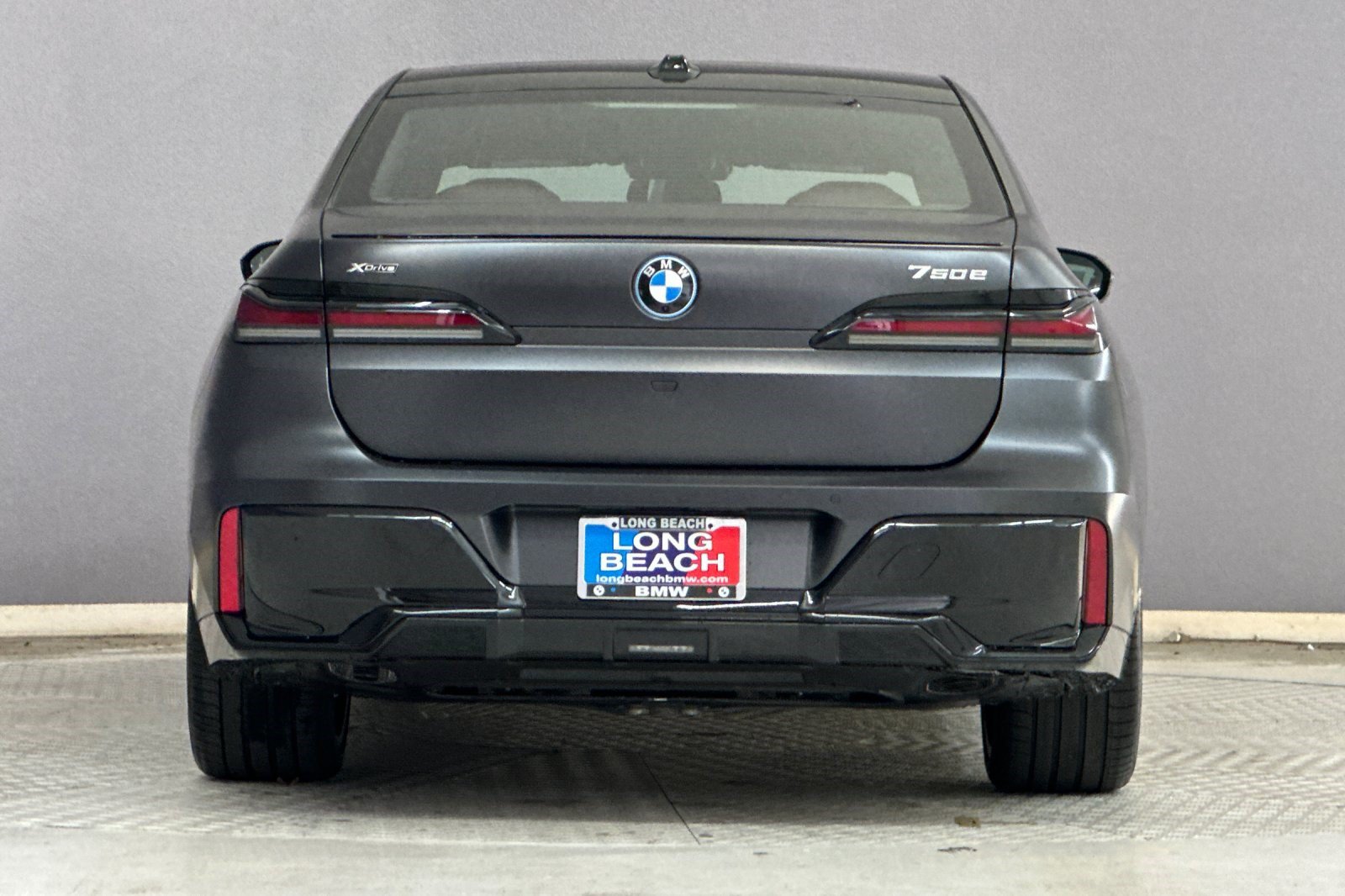 New 2026 BMW 750e xDrive w/ Premium Package AWD/4WD image 9