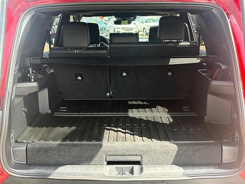 Used 2025 Toyota 4Runner Limited AWD/4WD image 11