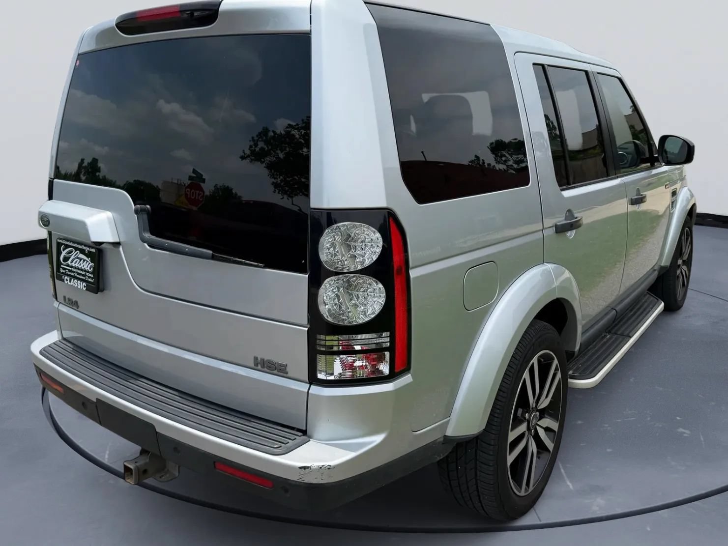 Used 2015 Land Rover LR4 HSE AWD/4WD image 6