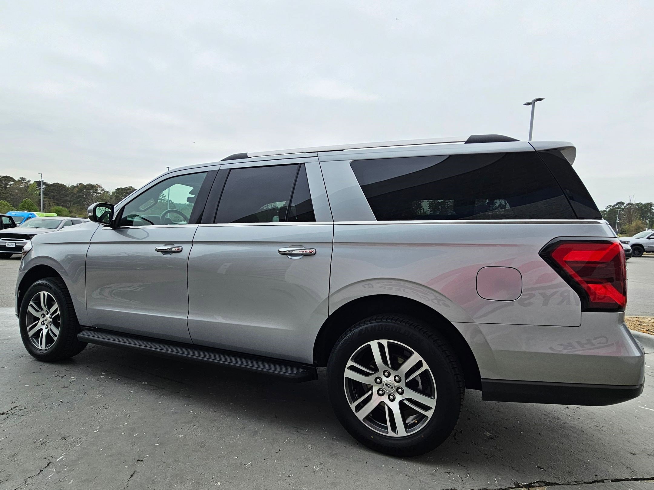 Used 2024 Ford Expedition Max Limited image 5