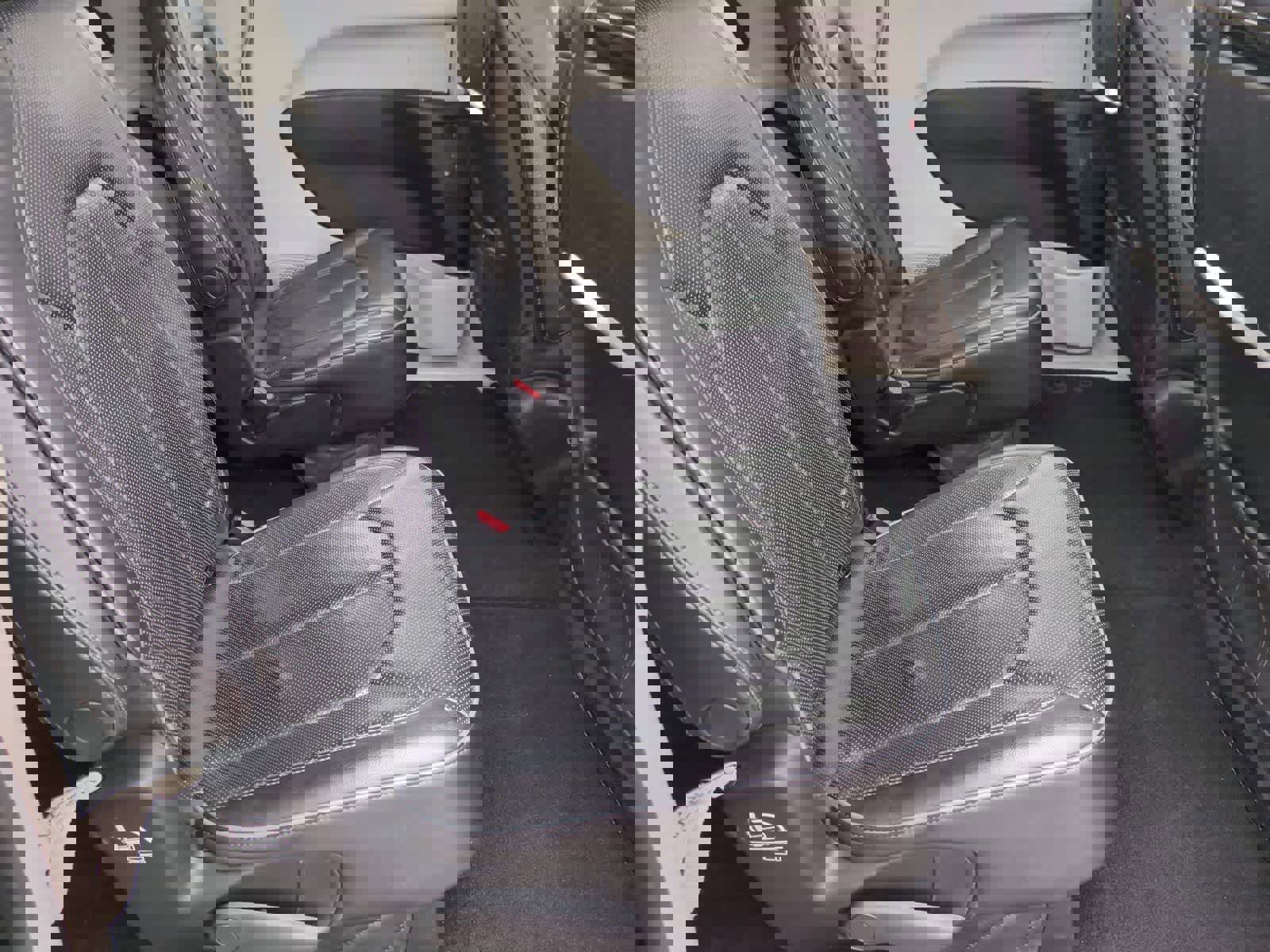 Used 2018 Chrysler Pacifica Limited w/ Tire & Wheel Group FWD image 20