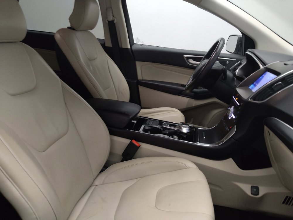 Used 2019 Ford Edge Titanium FWD image 21