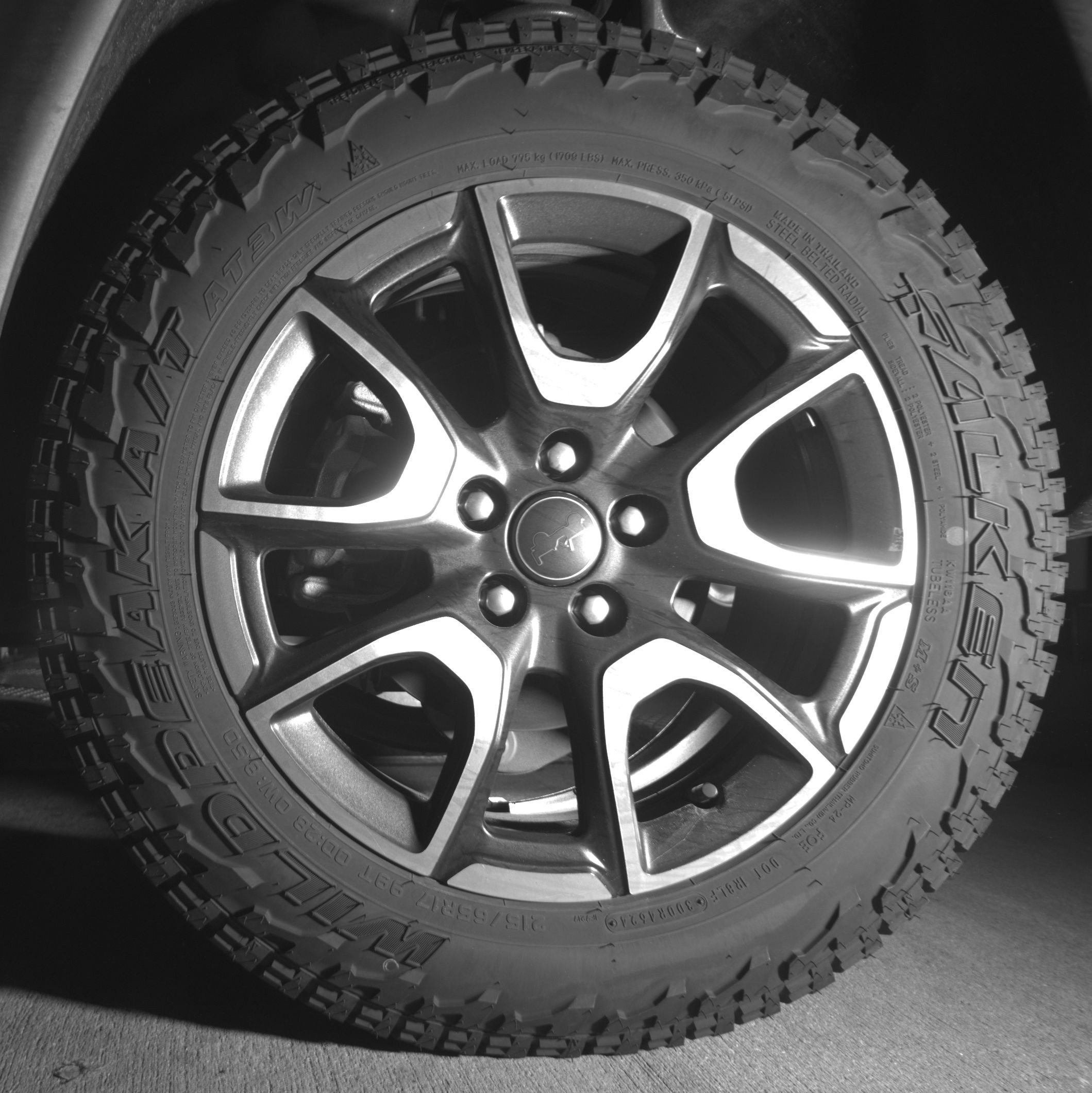 Used 2025 Jeep Compass Trailhawk image 14