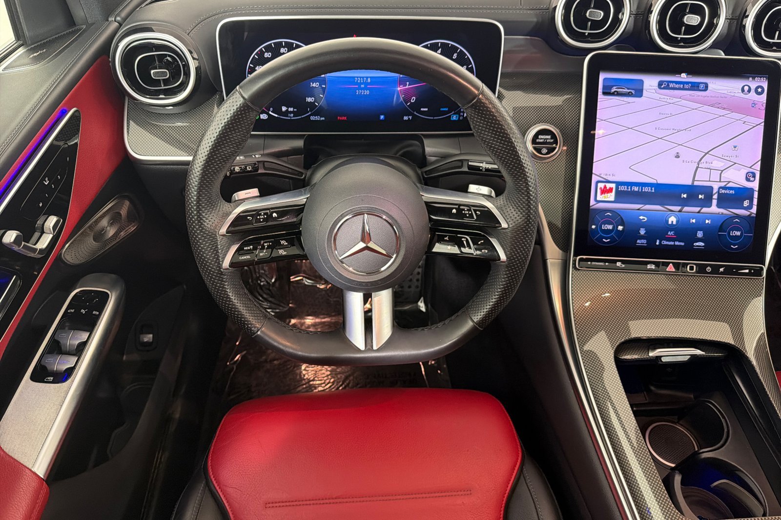 Used 2024 Mercedes-Benz GLC 300 4MATIC image 13
