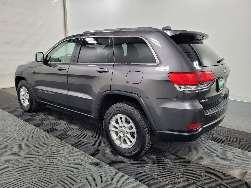 Used 2019 Jeep Grand Cherokee Laredo image 3
