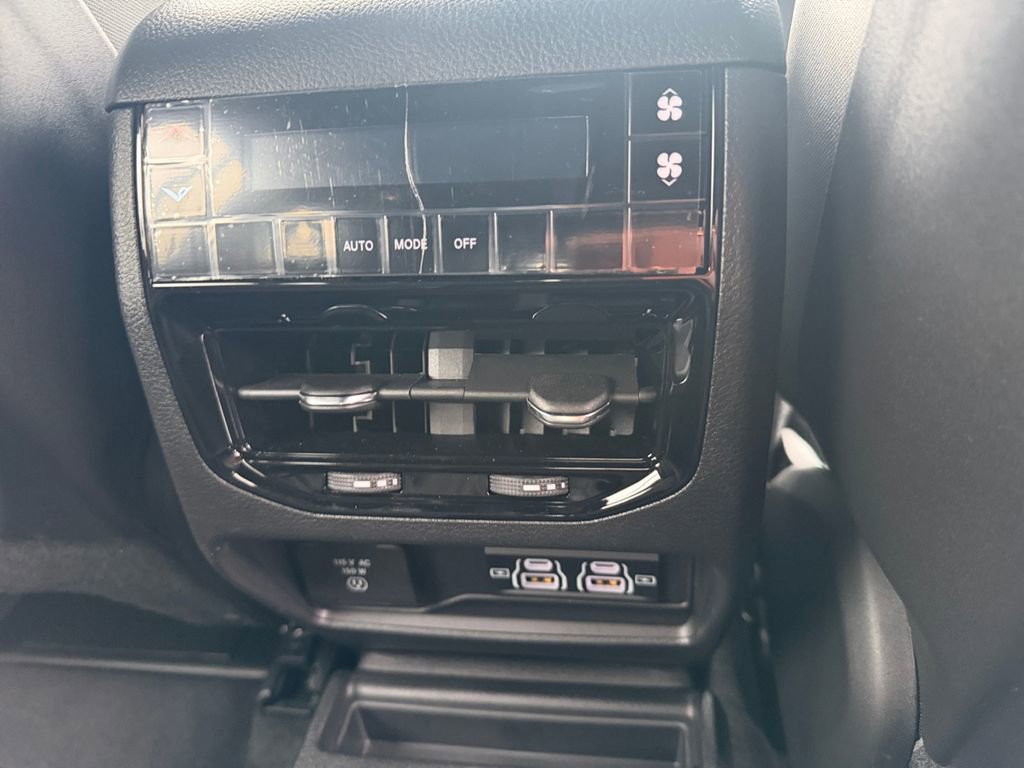 Used 2025 Jeep Grand Cherokee L Laredo w/ Luxury Tech Group I image 16