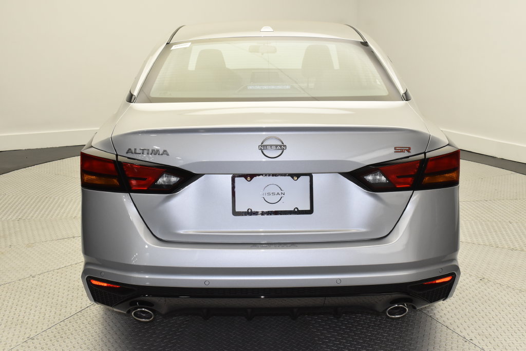 Used 2025 Nissan Altima 2.5 SR FWD image 6