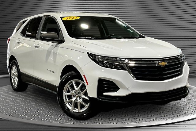 Used 2022 Chevrolet Equinox LS w/ LS Convenience Package FWD image 3