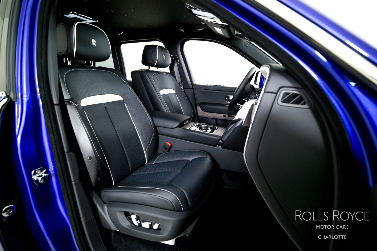 New 2026 Rolls-Royce Cullinan w/ Cullinan Package AWD/4WD image 36