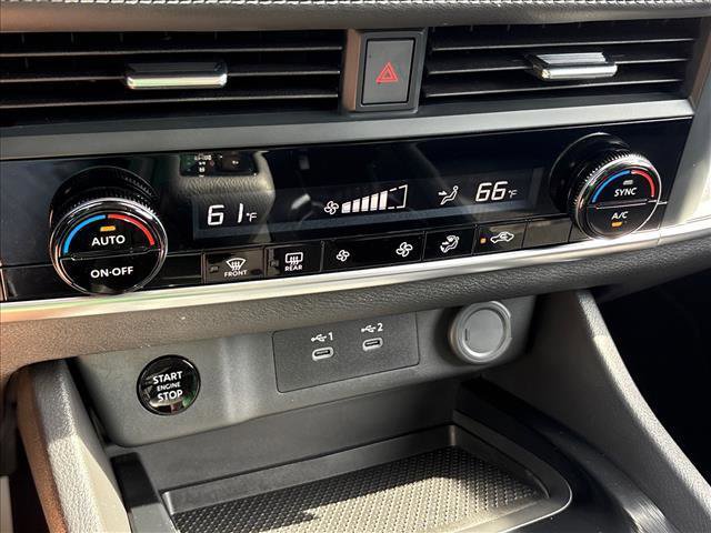 Used 2025 Nissan Rogue SV image 15