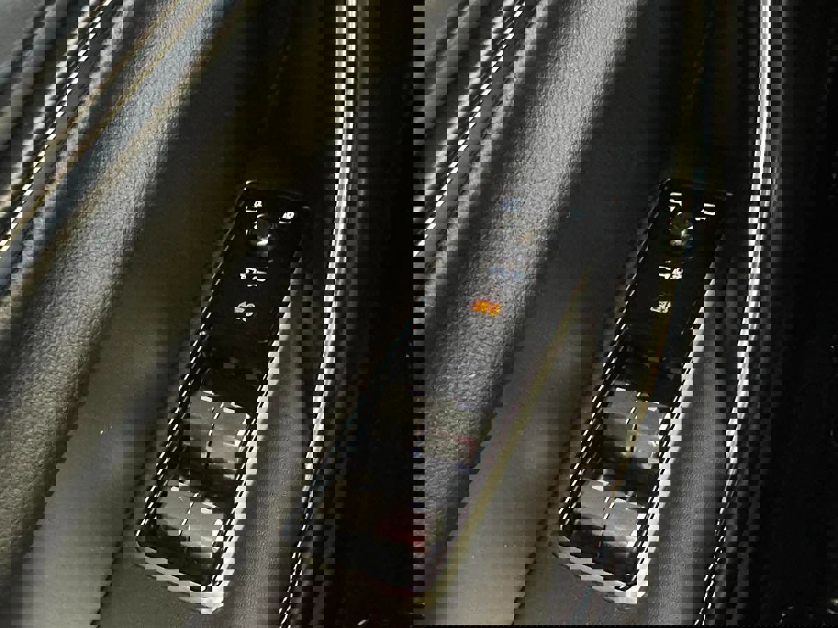 Used 2022 Jaguar XF R-Dynamic SE image 32