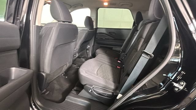 Used 2025 Nissan Pathfinder S AWD/4WD image 25