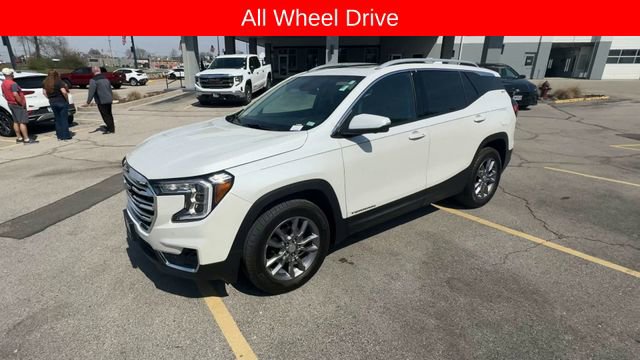 Used 2023 GMC Terrain SLT w/ Tech Package image 4