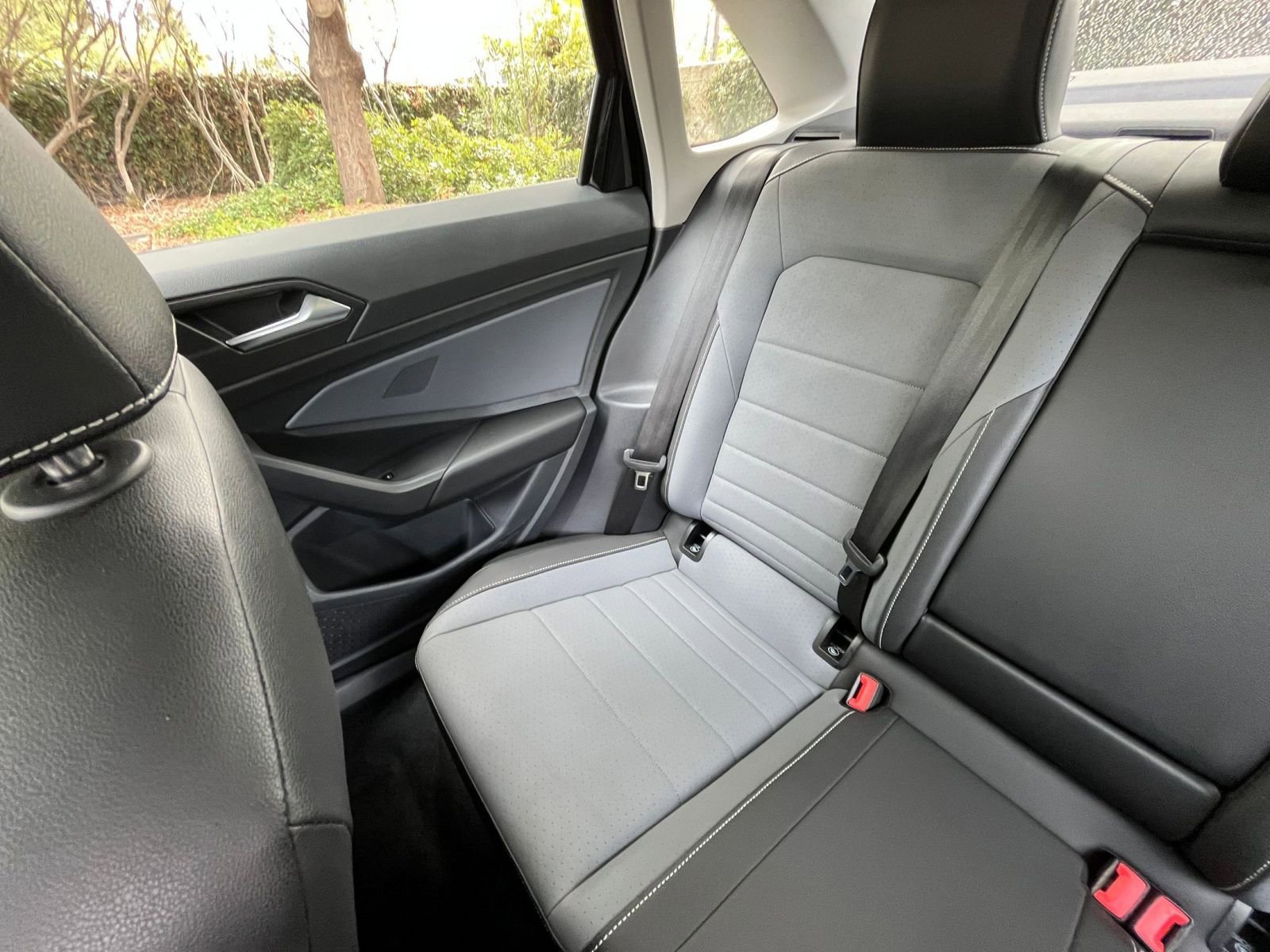 Used 2025 Volkswagen Jetta SE image 38