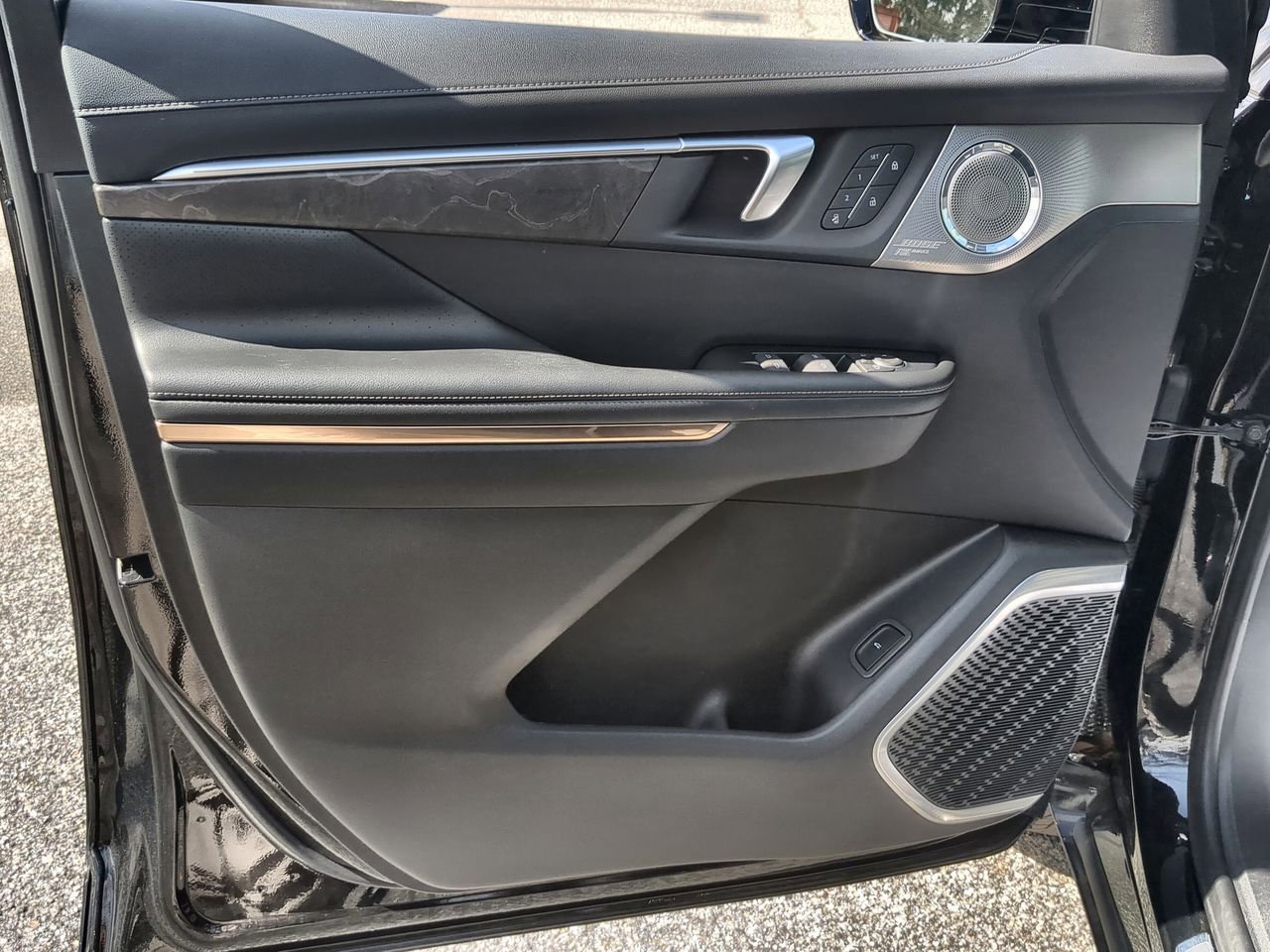 Used 2025 Buick Enclave Avenir w/ Super Cruise Package image 23