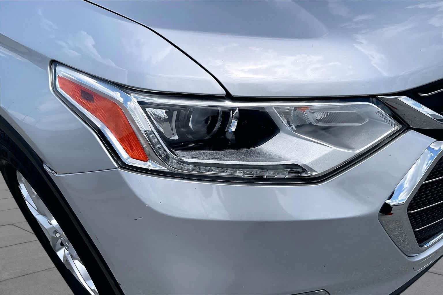 Used 2018 Chevrolet Traverse LT FWD image 23