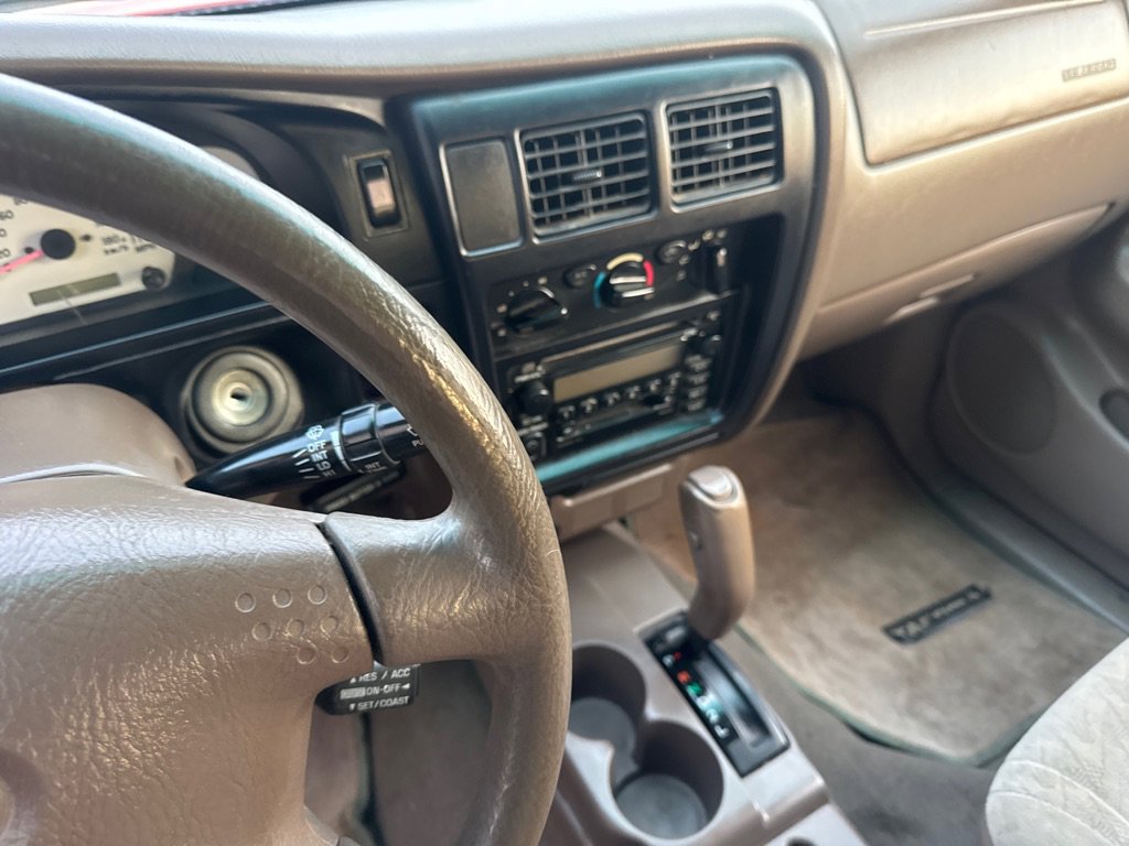 Used 2002 Toyota Tacoma PreRunner RWD image 12