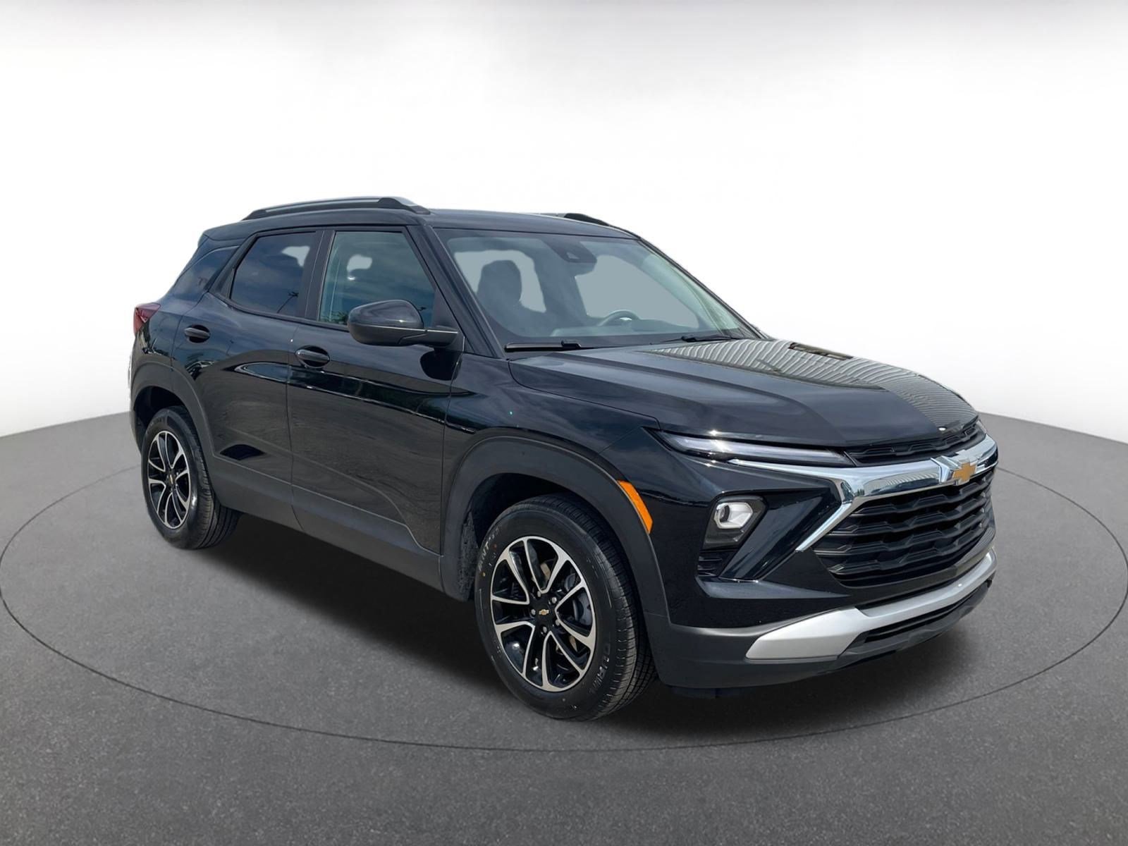 Used 2025 Chevrolet TrailBlazer LT image 1