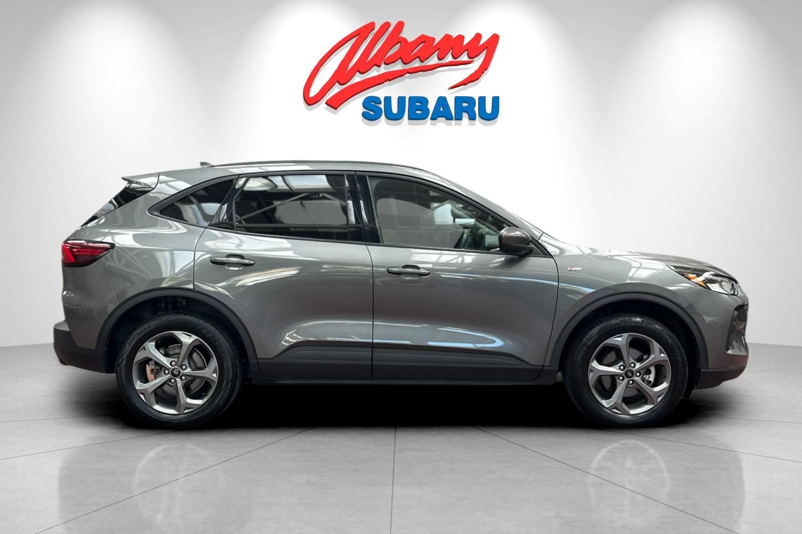 Used 2025 Ford Escape ST-Line Select AWD/4WD image 3