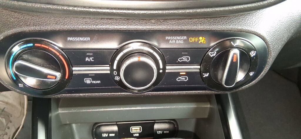Used 2023 Kia Soul LX w/ Option Group 015 FWD image 26