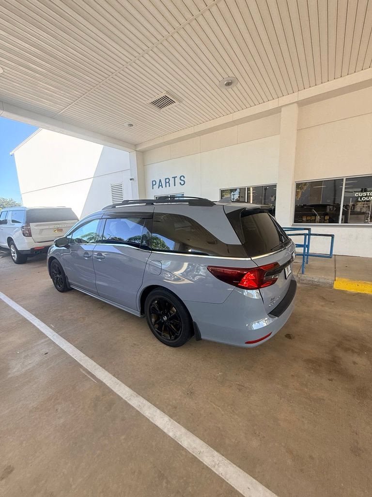 Used 2023 Honda Odyssey Sport image 4