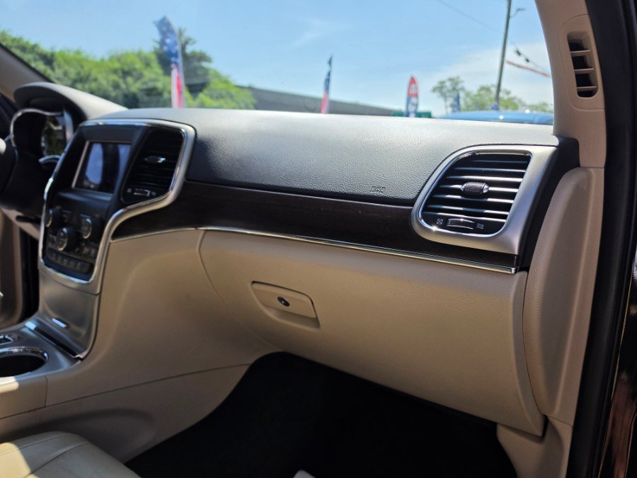 Used 2018 Jeep Grand Cherokee Limited AWD/4WD image 35