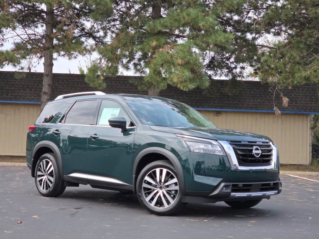 New 2025 Nissan Pathfinder Platinum w/ Lighting Package (N92)