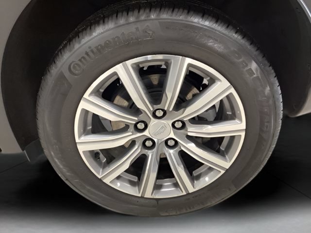 Used 2023 Cadillac XT4 Sport w/ Cold Weather Package AWD/4WD image 17