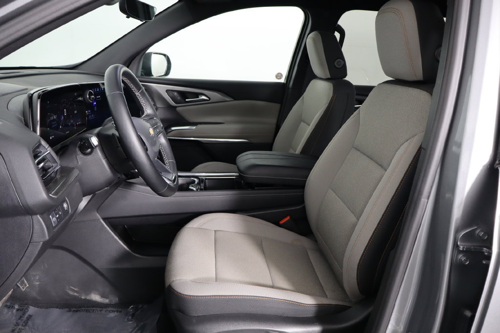 Used 2026 Chevrolet Traverse LT w/ Driver Confidence Package FWD image 14