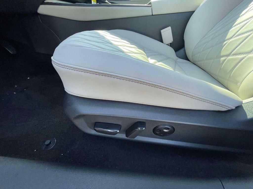 New 2026 Nissan Sentra SL w/ Floor Mat Package FWD image 15