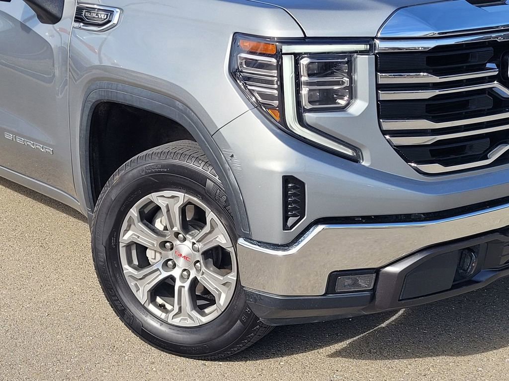 Used 2025 GMC Sierra 1500 SLT AWD/4WD image 9