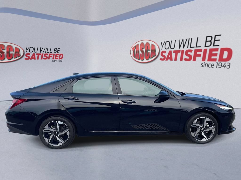 Used 2023 Hyundai Elantra SEL w/ Convenience Package FWD image 5