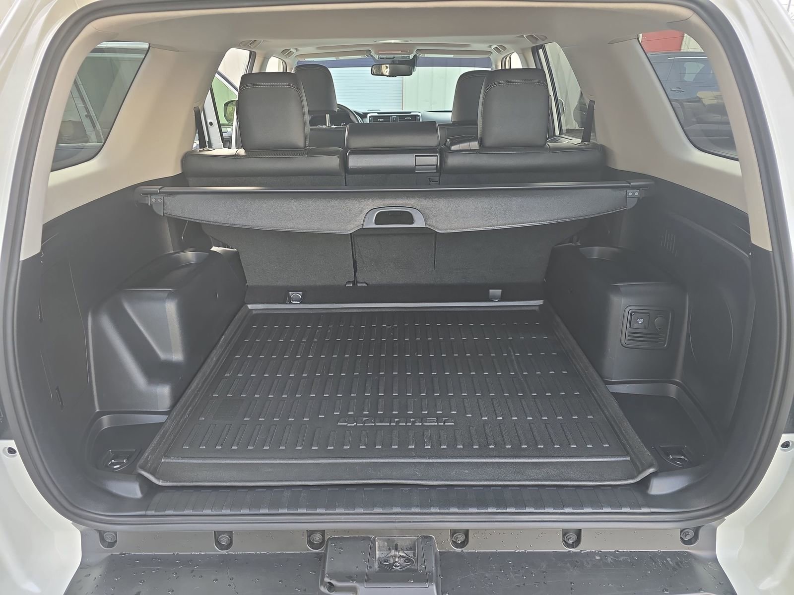 Used 2023 Toyota 4Runner Limited image 18