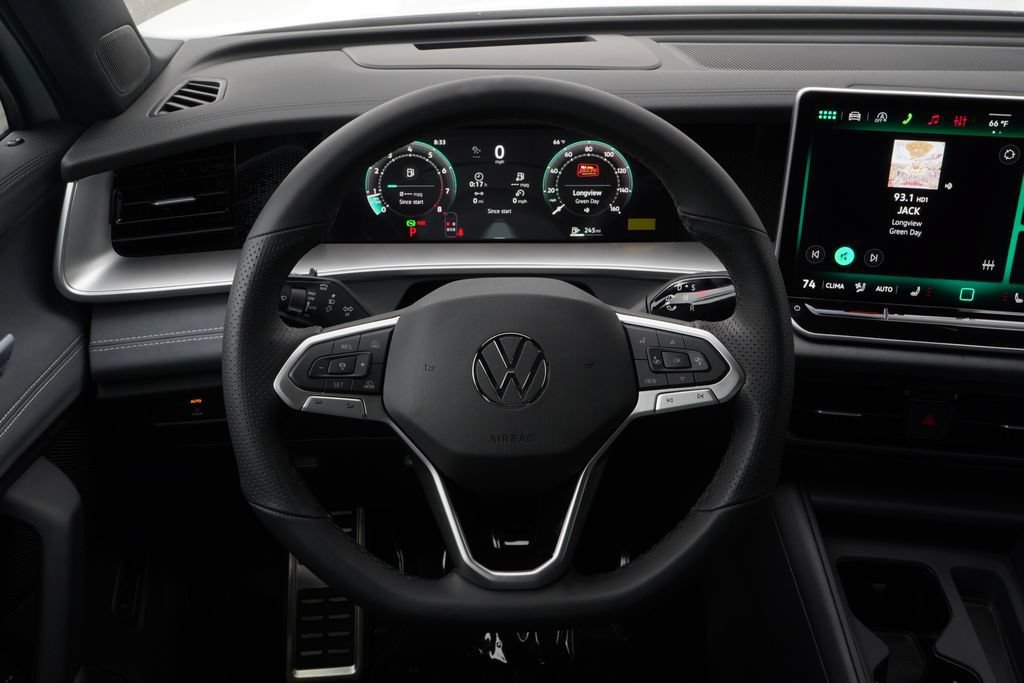 New 2026 Volkswagen Tiguan SE R-Line FWD image 9