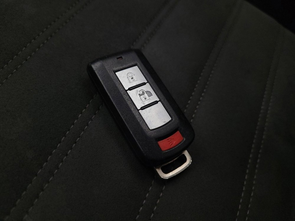 Used 2019 Mitsubishi Outlander LE FWD image 32
