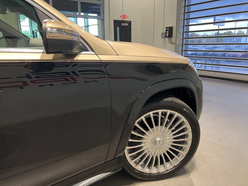 Used 2021 Mercedes-Benz Maybach GLS 600 4MATIC image 4