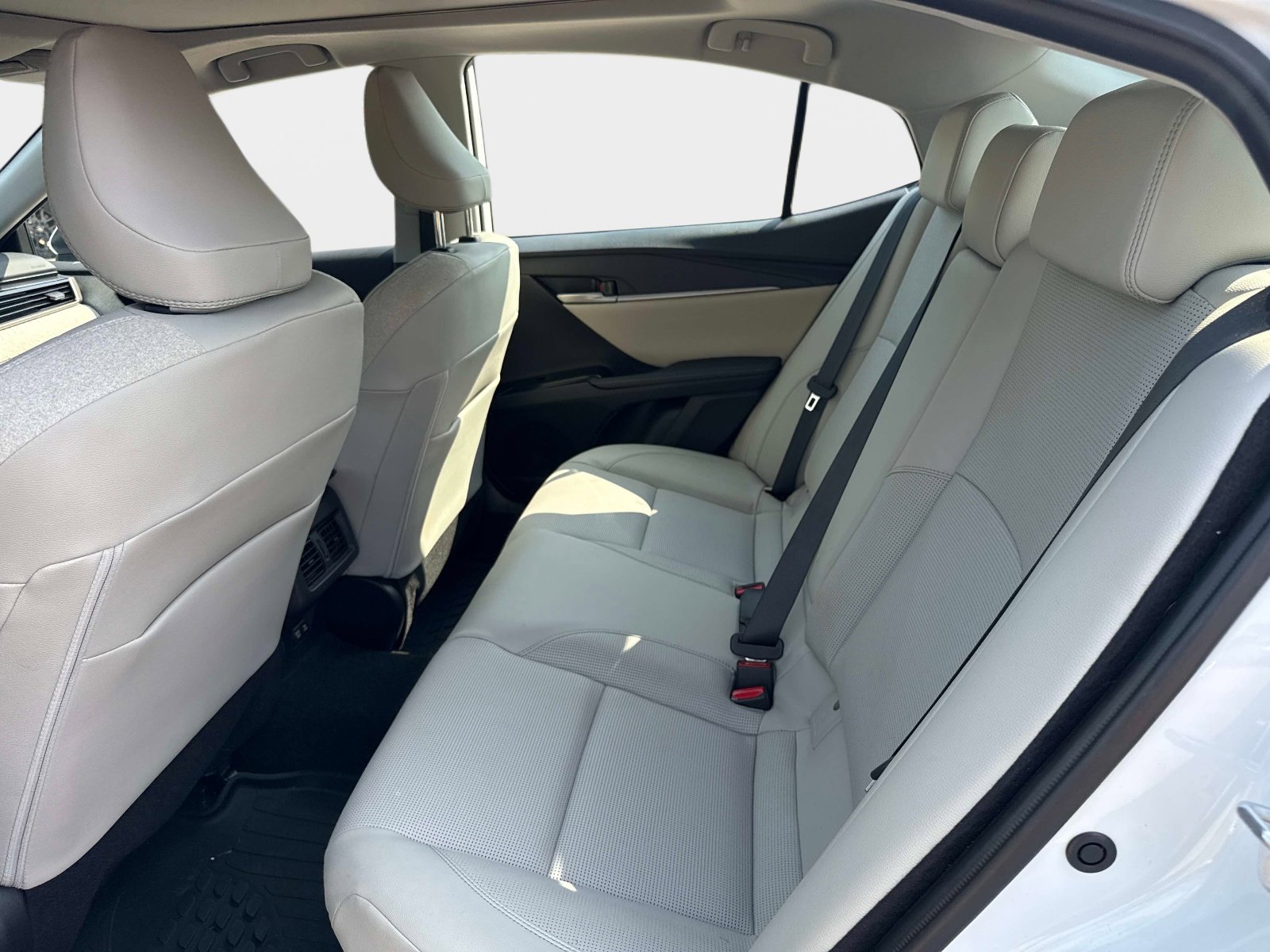 Used 2026 Toyota Camry XLE FWD image 14