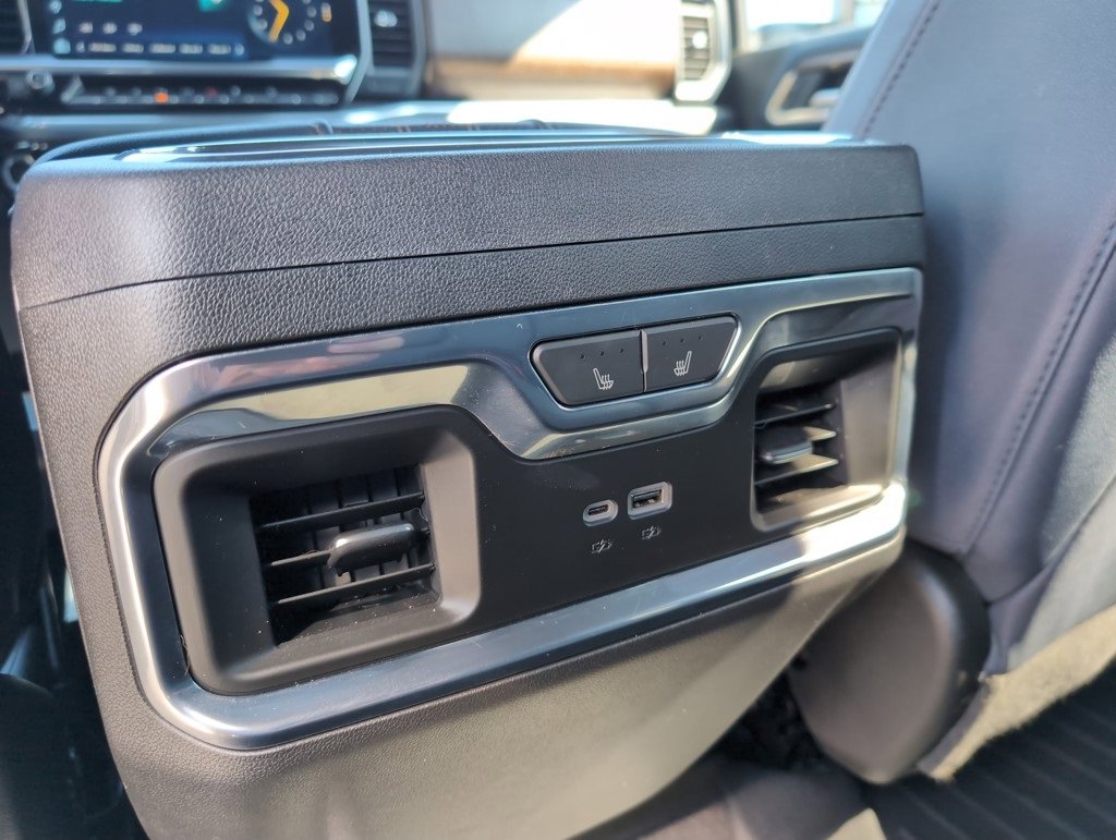 Used 2024 Chevrolet Silverado 3500 High Country w/ High Country Premium Package image 13