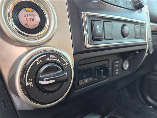 Used 2017 Nissan Titan SV AWD/4WD image 14