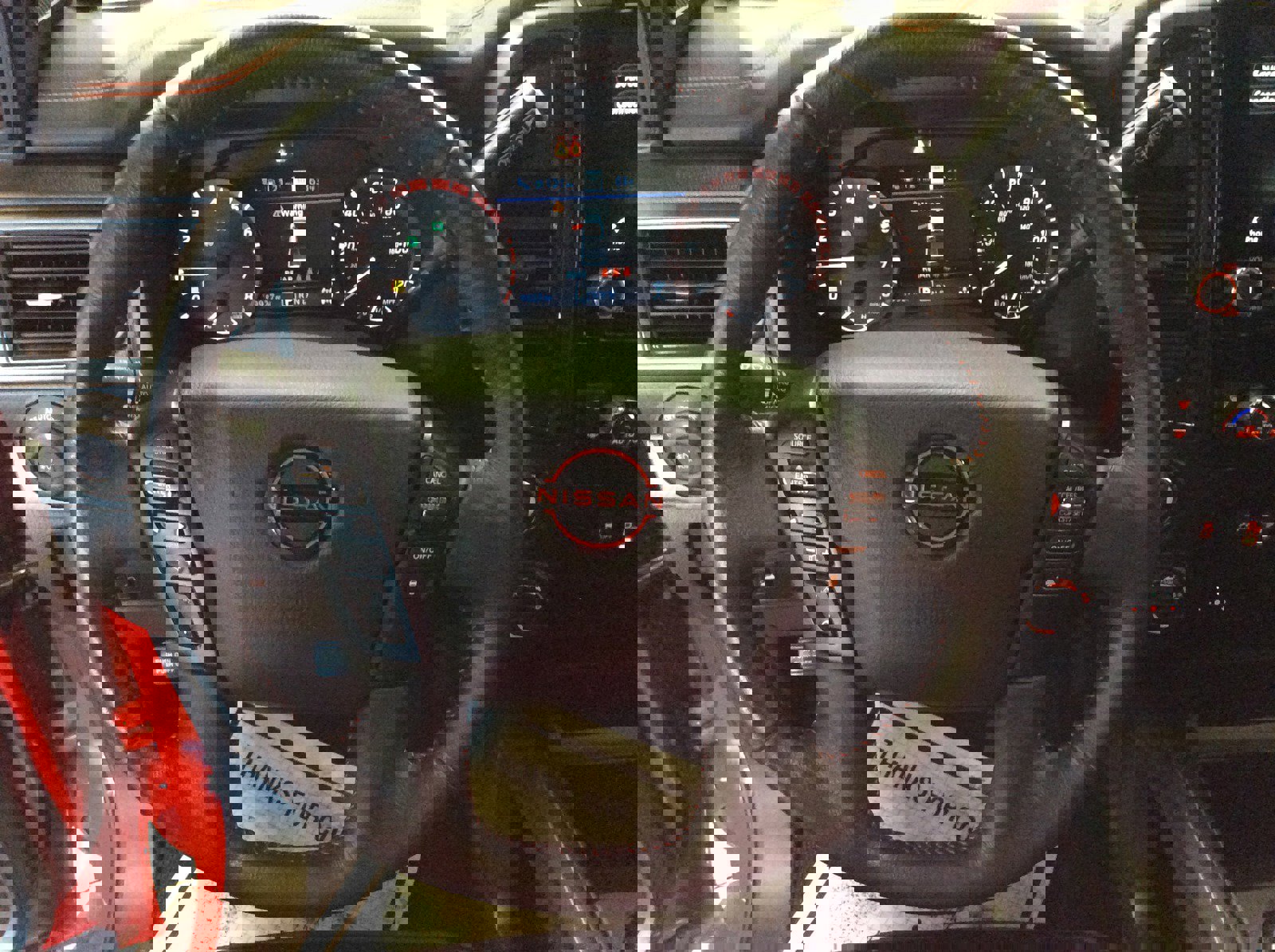 Used 2024 Nissan Titan PRO-4X w/ Pro-4x Utility Package image 24