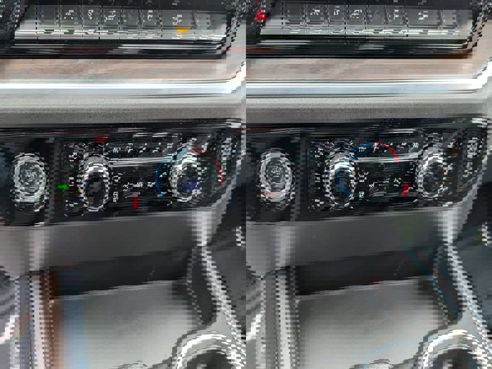 Certified 2022 GMC Sierra 1500 SLT w/ SLT Convenience Package image 25