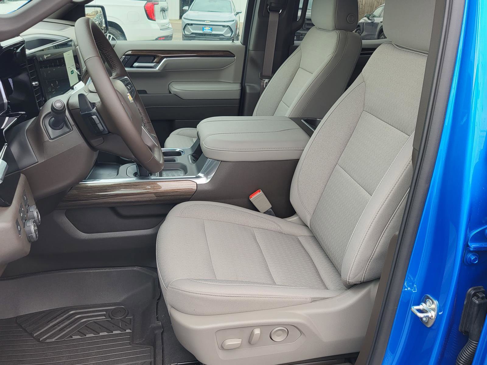 New 2026 Chevrolet Silverado 1500 LT w/ Z71 Off-Road Package image 14