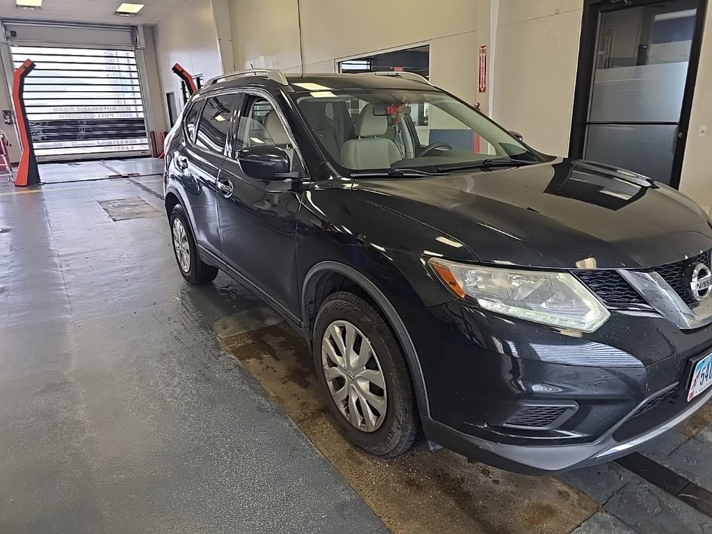 Used 2016 Nissan Rogue S w/ Appearance Package AWD/4WD image 1