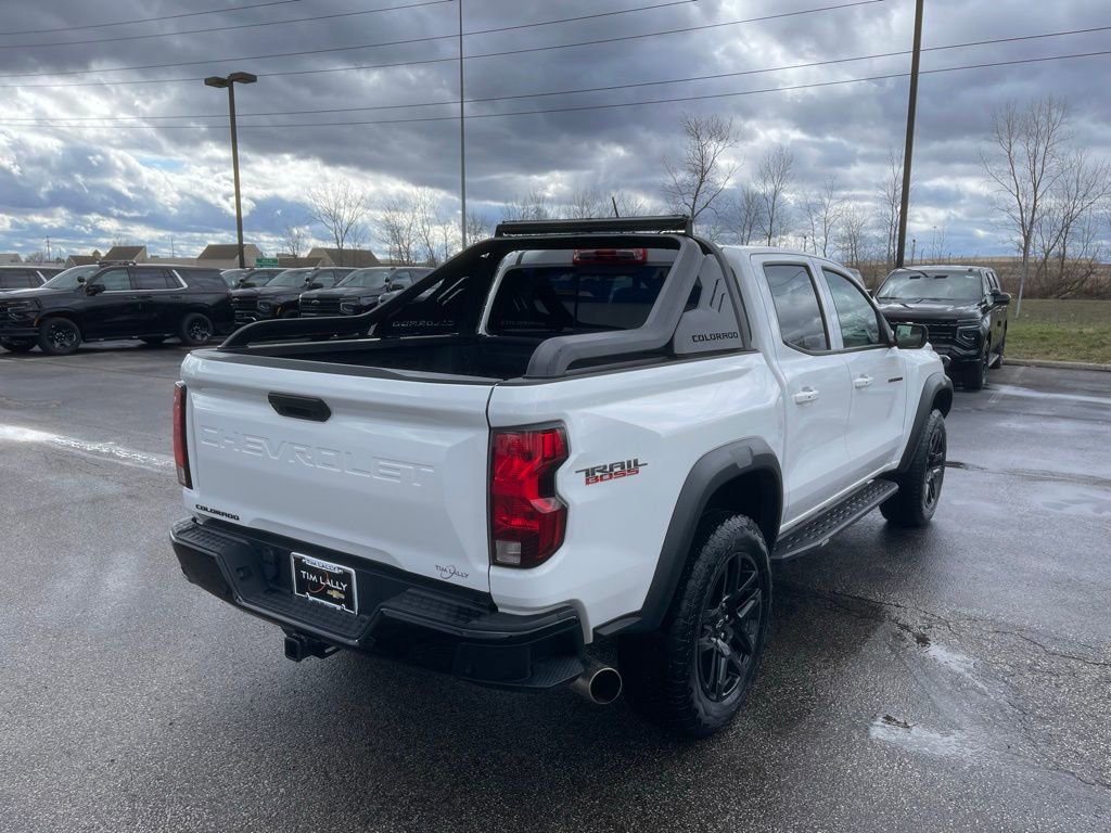 Used 2025 Chevrolet Colorado Trail Boss w/ Midnight Edition image 7